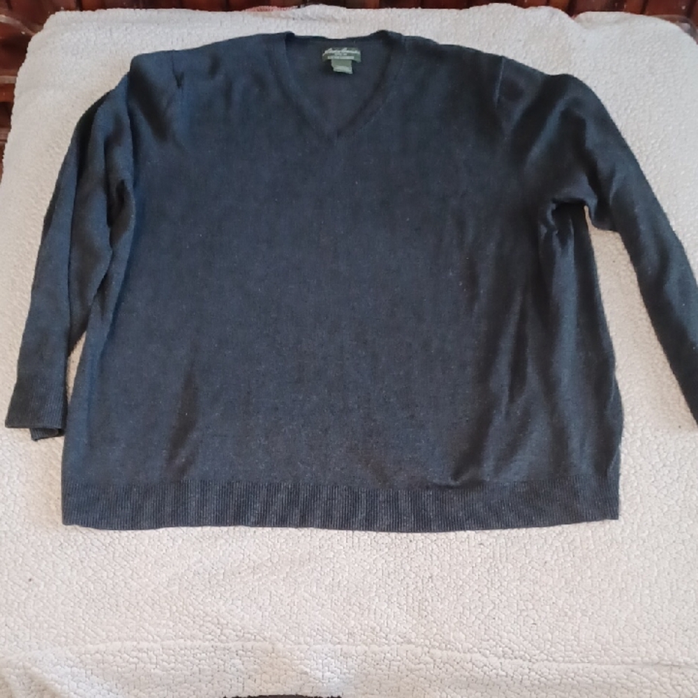 Eddie Bauer Men's V-Neck Sweater - Charcoal